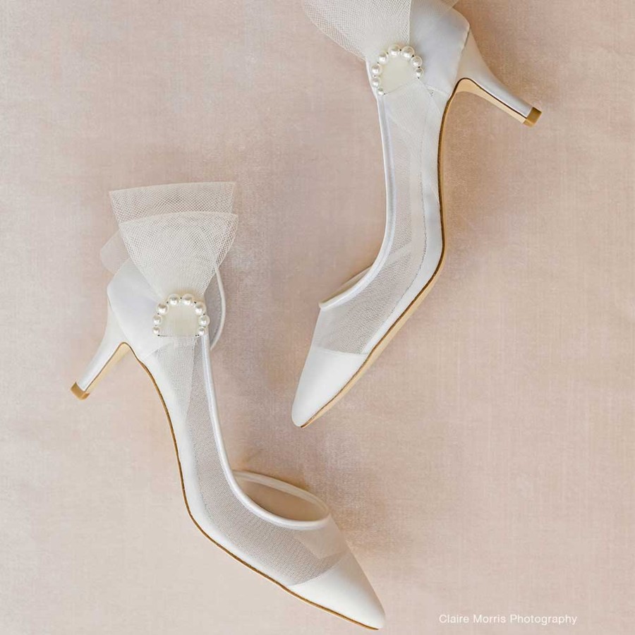 Bridal Bella Belle Shoes | Pearl Accent Closed Toe Kitten Heels With Grosgrain Bows Ivory